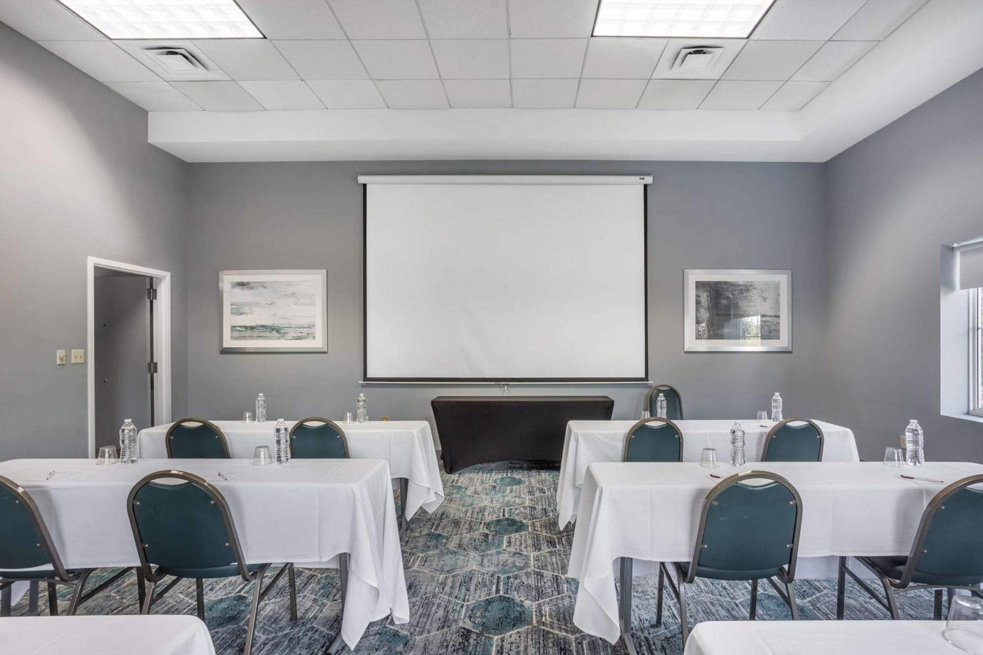 Western Wilkes Barre-scranton Airport Hotel